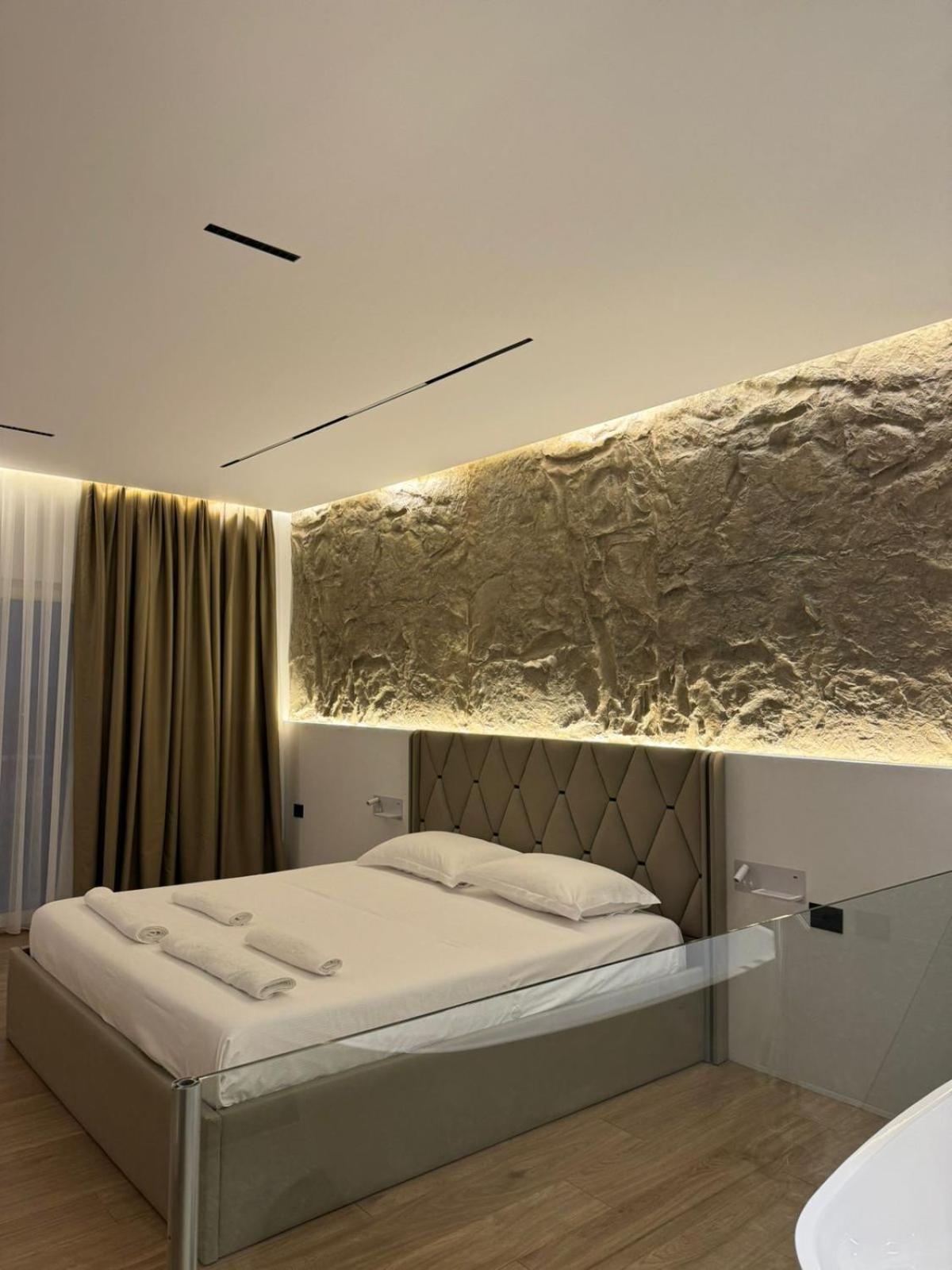Hotel Jurgen Lezhë Extérieur photo