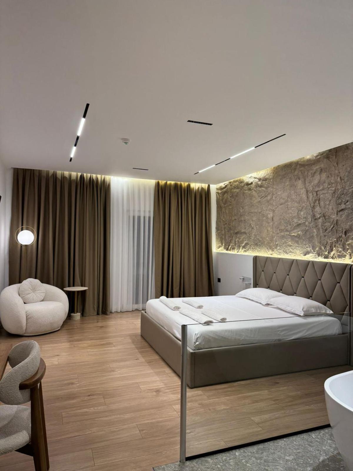 Hotel Jurgen Lezhë Extérieur photo