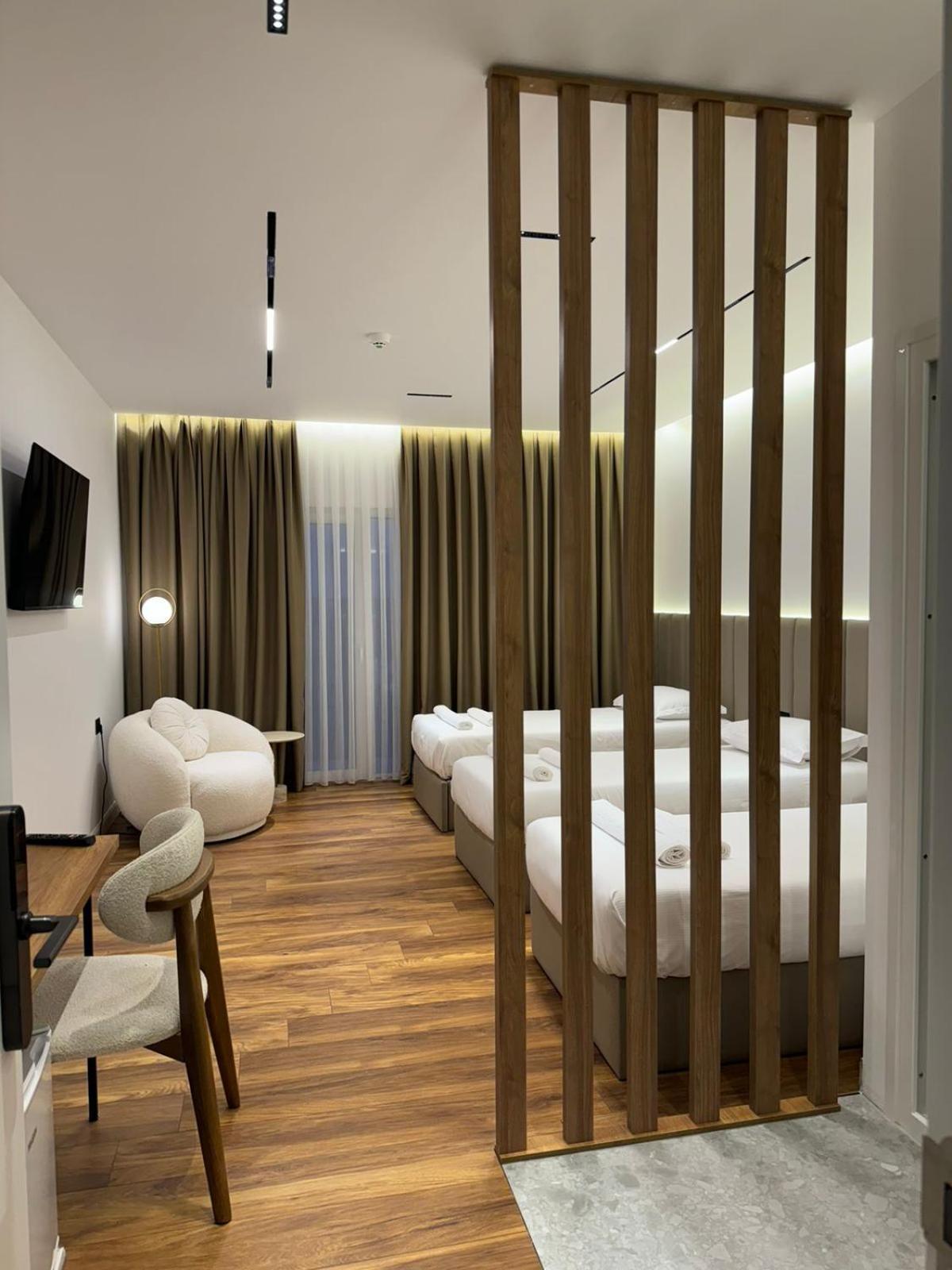 Hotel Jurgen Lezhë Extérieur photo