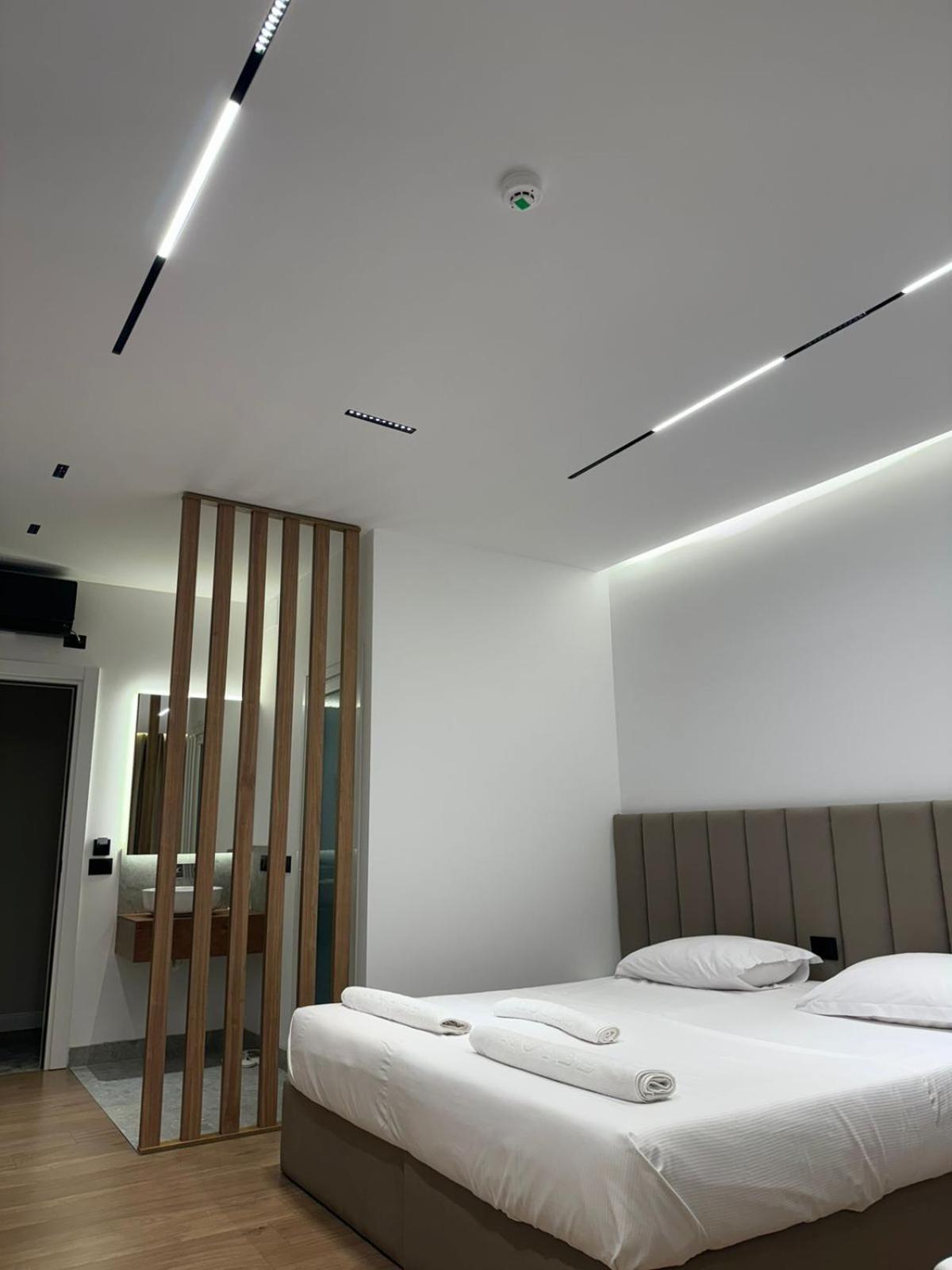 Hotel Jurgen Lezhë Extérieur photo