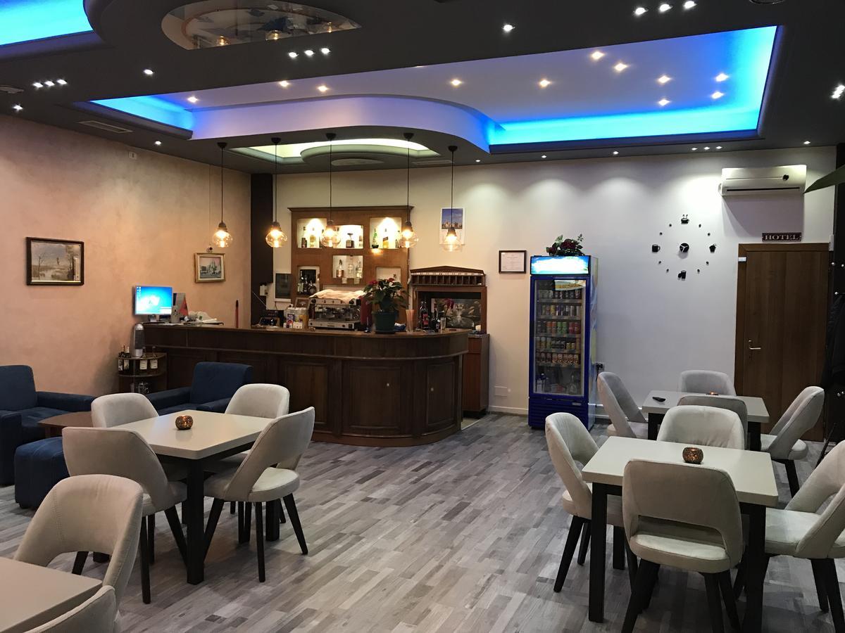 Hotel Jurgen Lezhë Extérieur photo